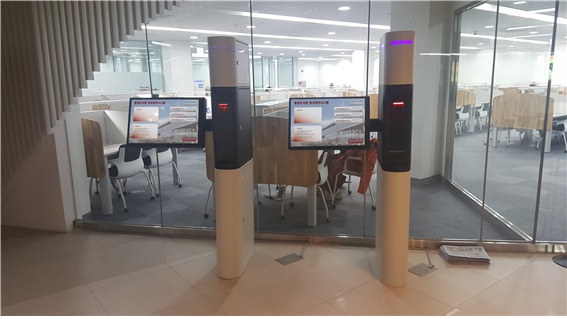 제2자유열람실 좌석 KIOSK.jpg